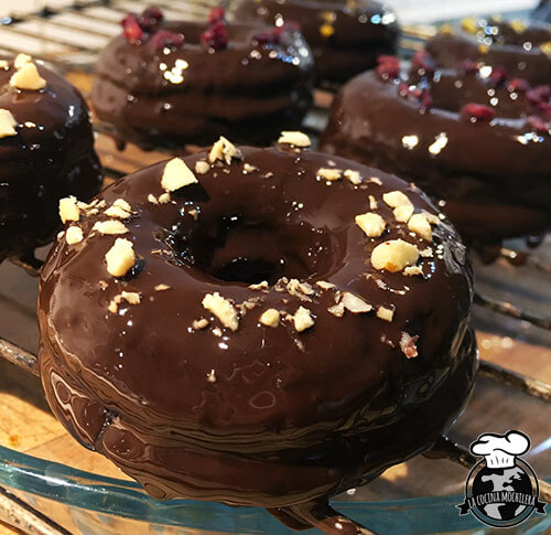 donuts sanos bañados en chocolate